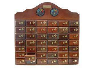 MH42 - Mueble de madera artesanal con 42 cajones - termómetro e higrómetro